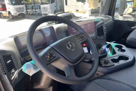 Mercedes-Benz Arocs 3240 B