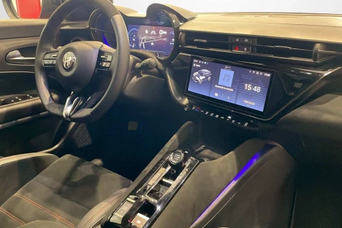 Alfa Romeo Junior Elettrica Speciale 115kW (156CV)