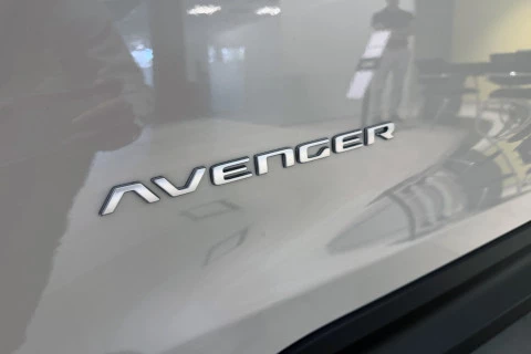 Jeep Avenger 1.2 eHybrid 81kW (110CV) Summit