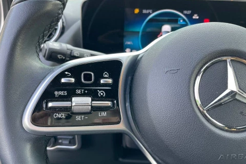 Mercedes-Benz GLA GLA 200 D