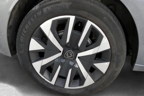 Peugeot 208 PureTech 100 Active 75 kW (100 CV)