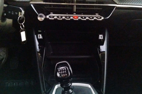 Peugeot 208 PureTech 100 Active 75 kW (100 CV)