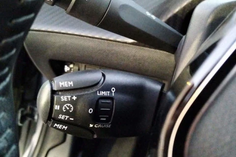 Peugeot 208 PureTech 100 Active 75 kW (100 CV)