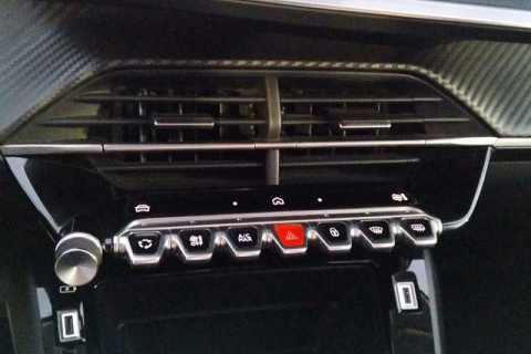 Peugeot 208 PureTech 100 Active 75 kW (100 CV)