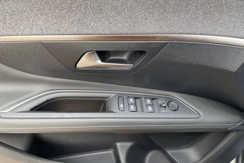 Peugeot 3008 Hybrid 300 e-EAT8 GT