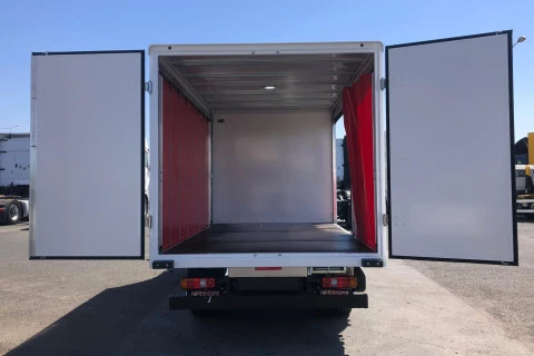 Mitsubishi Fuso Canter 3C15 + CARROCERIA BOTELLERA