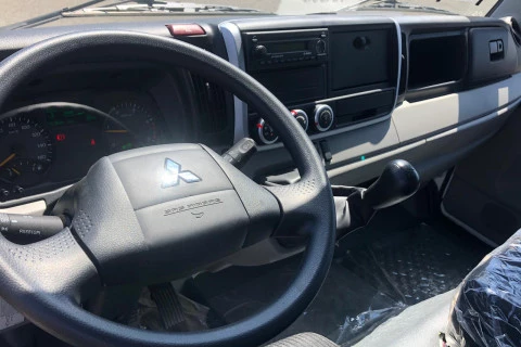 Mitsubishi Fuso Canter 3C15 + CARROCERIA BOTELLERA