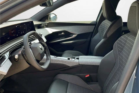 Peugeot 5008 Hybrid 1.2 107KW Allure eDCS6