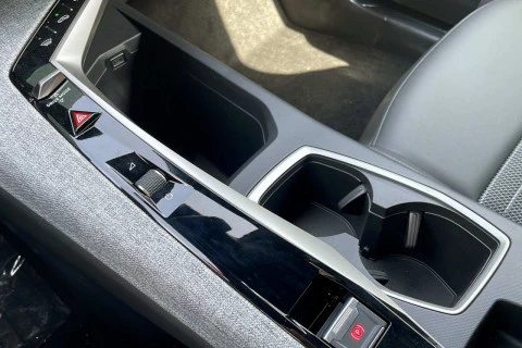 Peugeot 5008 Hybrid 1.2 107KW Allure eDCS6