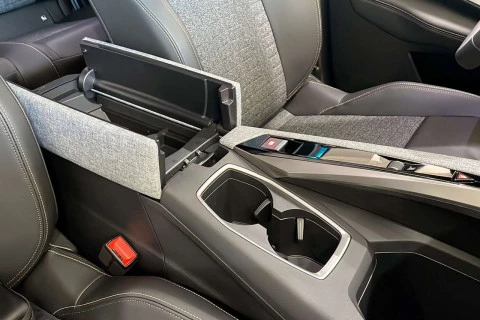 Peugeot 5008 Hybrid 1.2 107KW Allure eDCS6