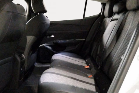 Peugeot 408 Puretech 130 Allure EAT8 96 kW (130 CV)