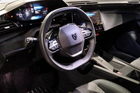 Peugeot 408 Puretech 130 Allure EAT8 96 kW (130 CV)