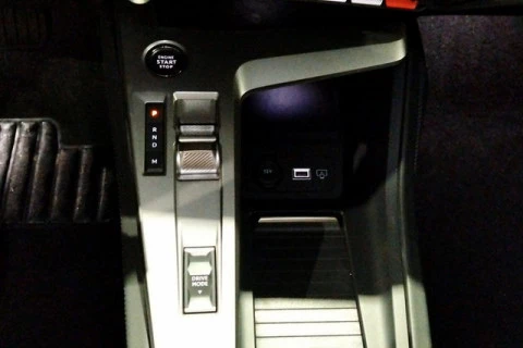 Peugeot 408 Puretech 130 Allure EAT8 96 kW (130 CV)