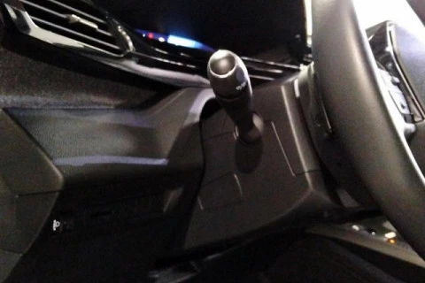 Peugeot 408 Puretech 130 Allure EAT8 96 kW (130 CV)