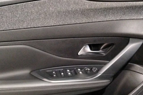 Peugeot 408 Puretech 130 Allure EAT8 96 kW (130 CV)