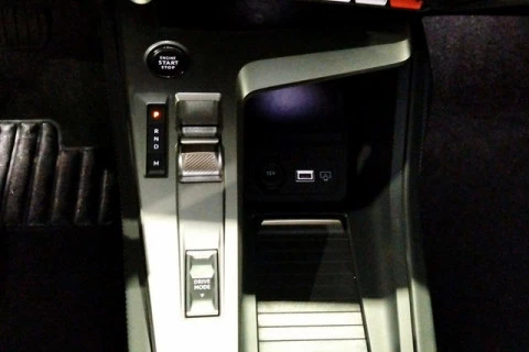 Peugeot 408 Puretech 130 Allure EAT8 96 kW (130 CV)