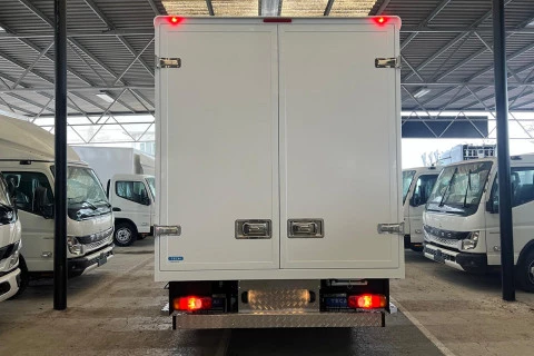 Fuso Canter 3.6 Ton 3C15 Botellero