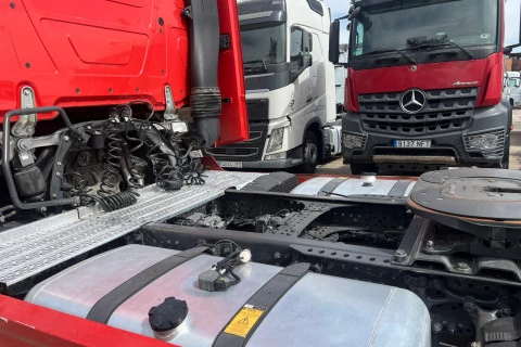 Mercedes-Benz Actros 1851 LS 