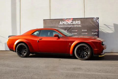 Dodge Challenger R/T Scat Pack Widebody