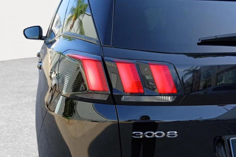 Peugeot 3008 PureTech 130 S&S Allure Pack EAT8 96 kW (130 CV)