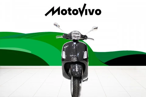 Piaggio (Vespa) GTS 300 .