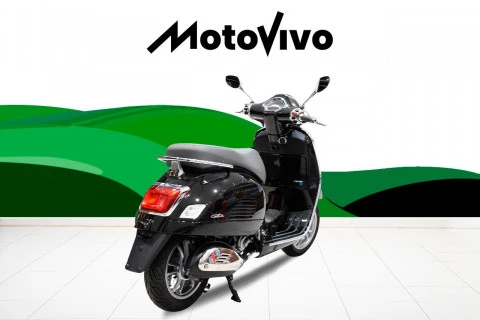 Piaggio (Vespa) GTS 300 .