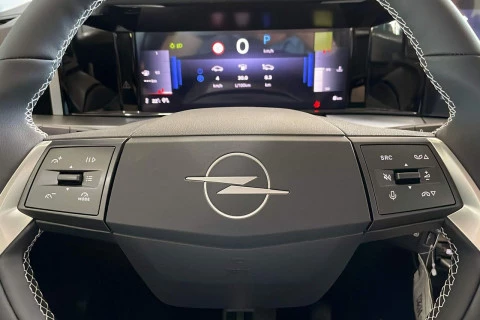 Opel Frontera 1.2T XHT Hybrid eDCT6 81kW Edition