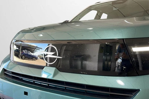 Opel Frontera 1.2T XHT Hybrid eDCT6 81kW Edition