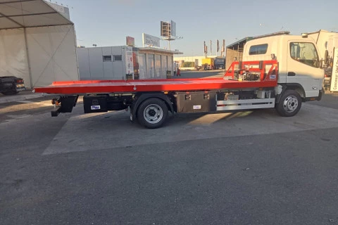 Mitsubishi Fuso Canter 7C18