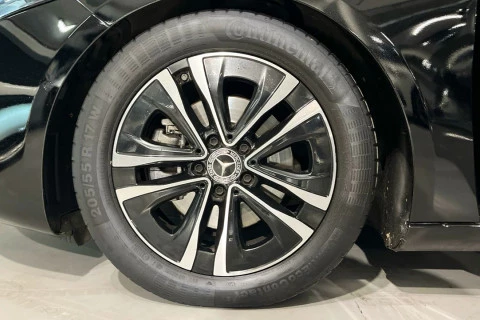 Mercedes-Benz Clase A A 200 d Sedán
