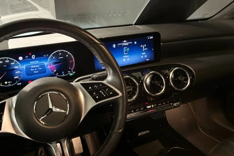 Mercedes-Benz Clase A A 200 d Sedán