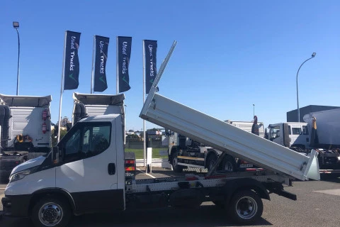 Iveco Daily BASCULANTE 