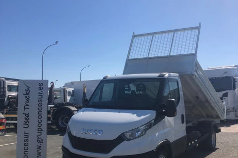 Iveco Daily BASCULANTE 
