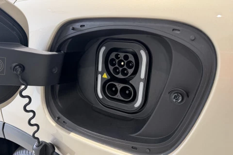 MGS6 EV Luxury