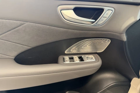 MGS6 EV Luxury
