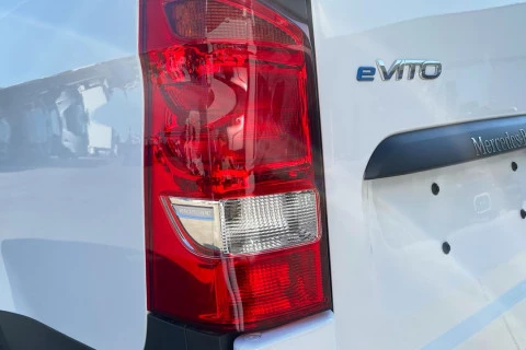 Mercedes-Benz eVito 112 Furgón Larga