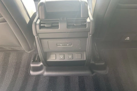 Land Rover Defender 110 3.0D I6 MHEV X-Dynamic SE 4WD AT 183 kW (249 CV)