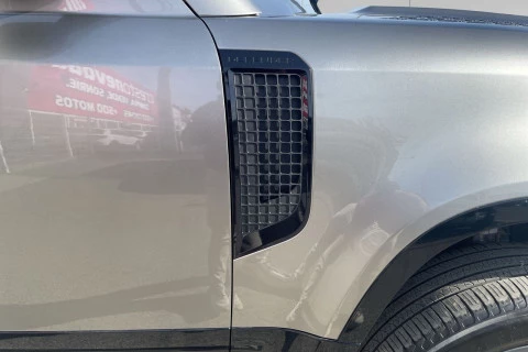 Land Rover Defender 110 3.0D I6 MHEV X-Dynamic SE 4WD AT 183 kW (249 CV)