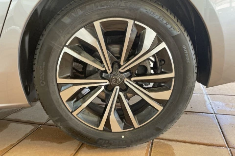 Peugeot 508 5P Allure PureTech 130 S&S EAT8