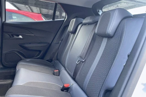 Peugeot 2008 Allure Puretech 130 S&S EAT8