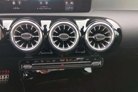 Mercedes-Benz CLA CLA 200 D DCT Shooting Brake