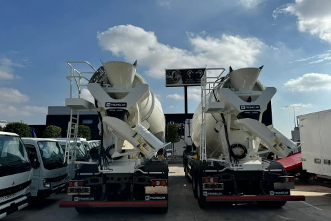 Mercedes-Benz Arocs 3740 8X4