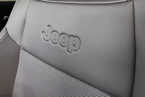 Jeep Avenger BEV 115kW (156CV) Summit