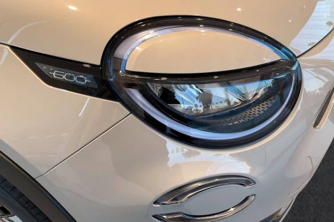 Fiat 600 600e Pop 54kwh 115kw (156cv)