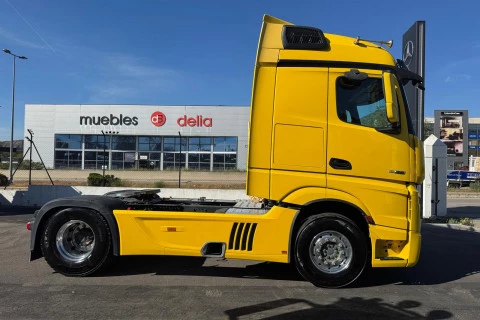 Mercedes-Benz Actros 1858 LS