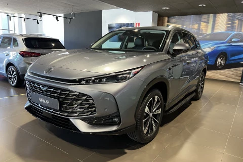 MG HS 1.5T PLUG IN HYBRID LUXURY