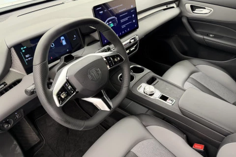 MG4 64kWh Luxury