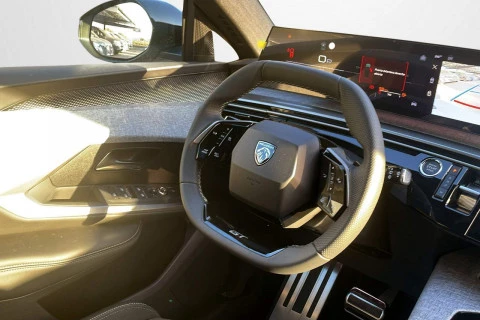 Peugeot 5008 Plug-in Hybrid 1.6 143KW GT Exclusive e-DCS7