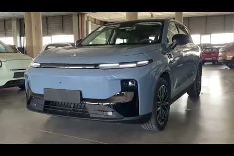 Leapmotor B10 B10 REEV 18.8 kWh Design Auto