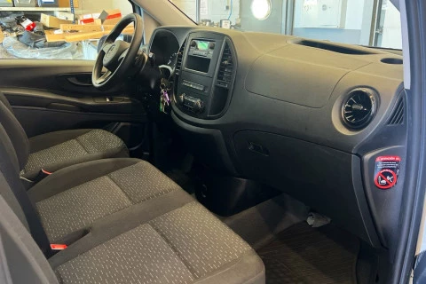 Mercedes-Benz eVito 111 Furgon largo